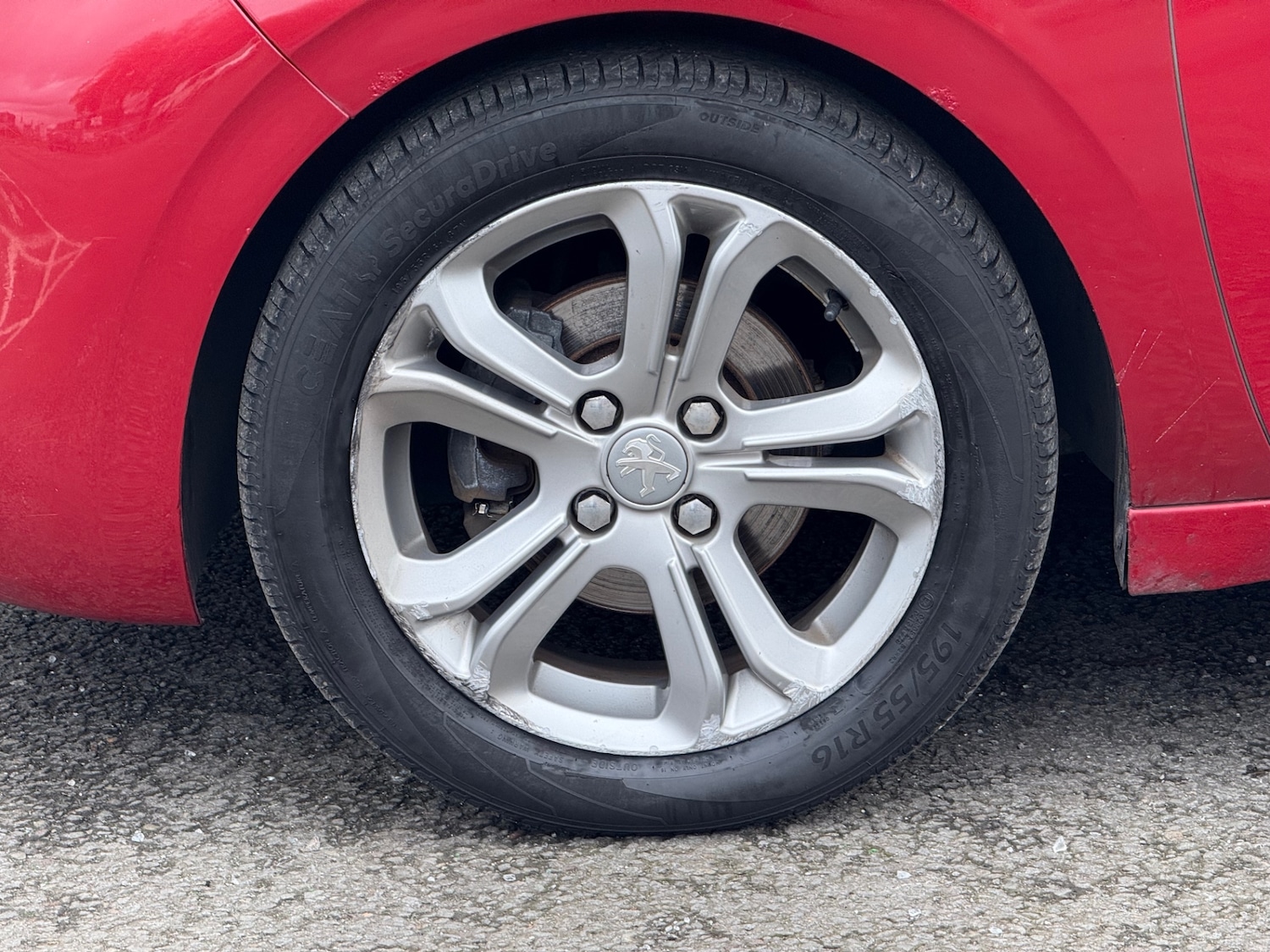 Used Peugeot 208 2014 for sale - 76504753: Photo 29