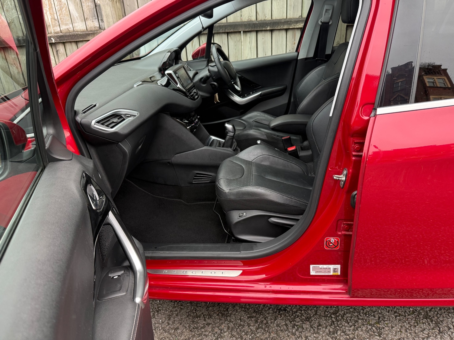 Used Peugeot 208 2014 for sale - 76504753: Photo 31