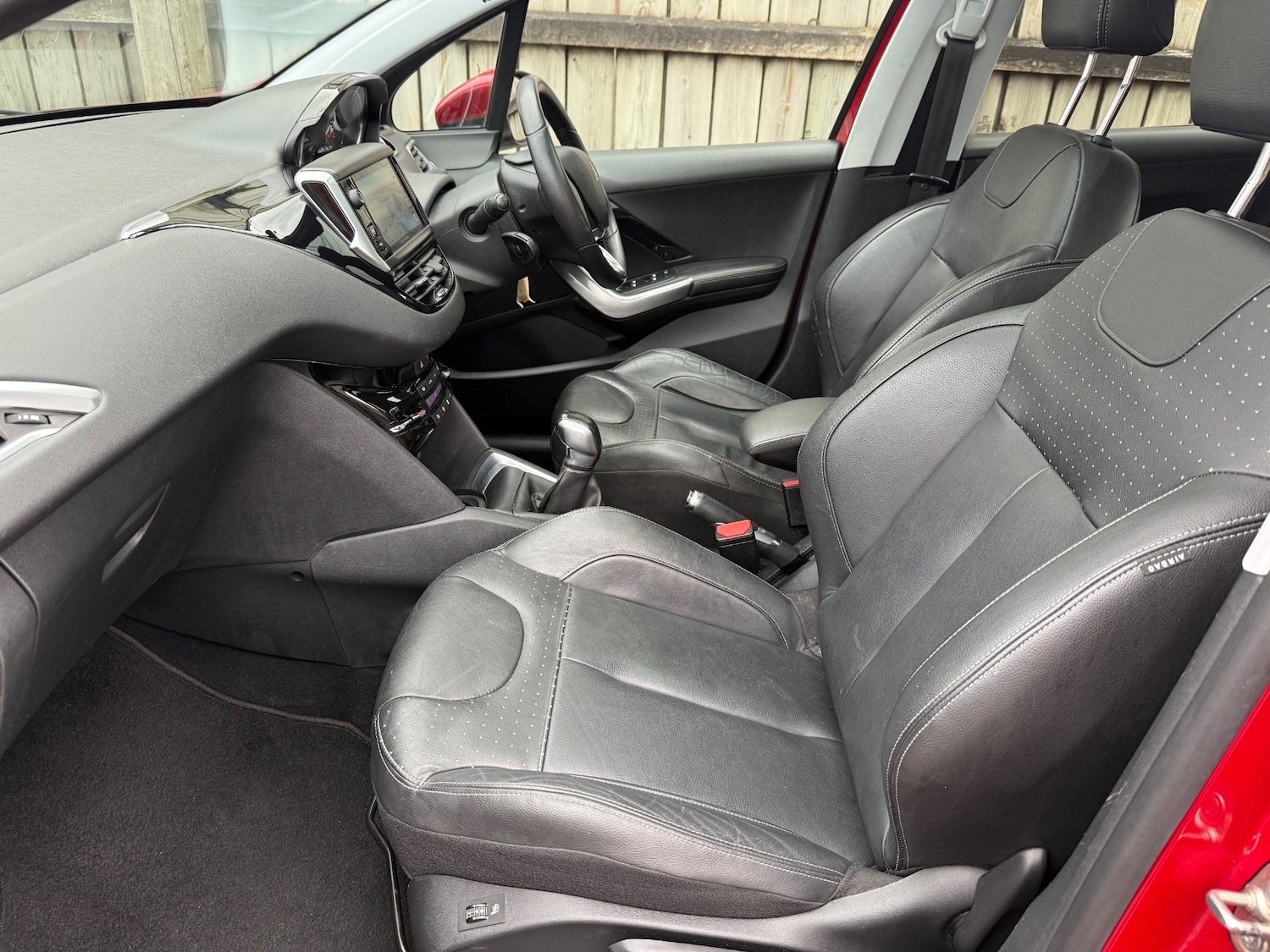 Used Peugeot 208 2014 for sale - 76504753: Photo 32