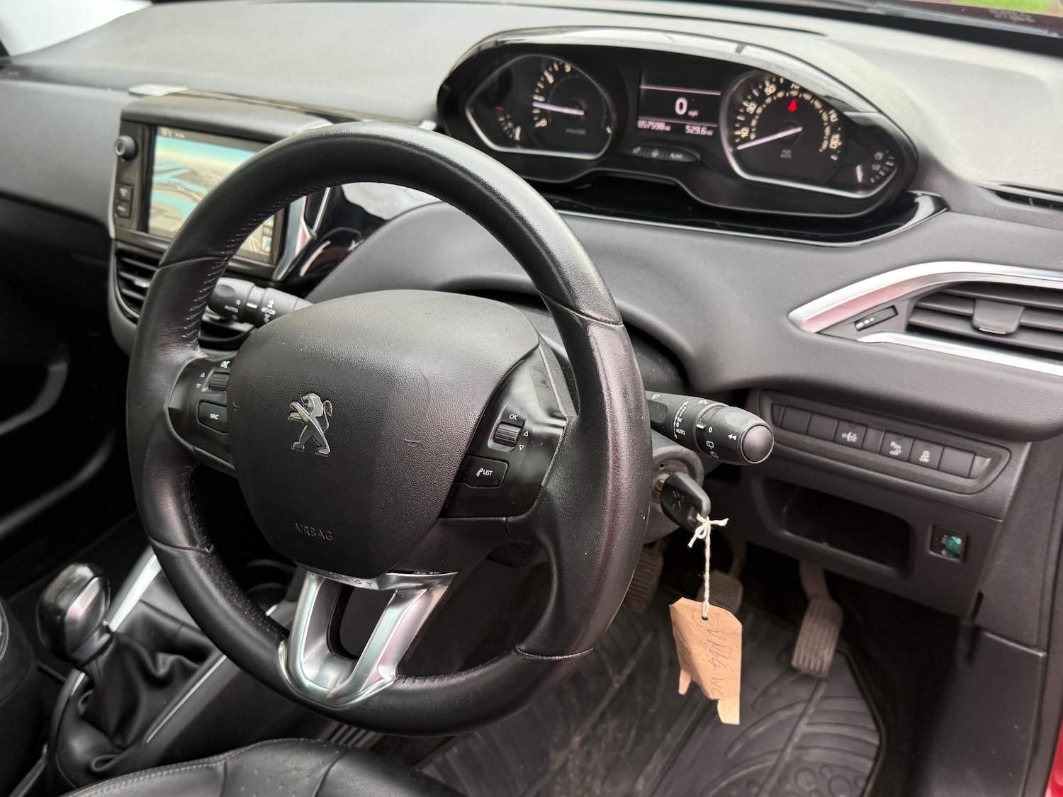 Used Peugeot 208 2014 for sale - 76504753: Photo 35