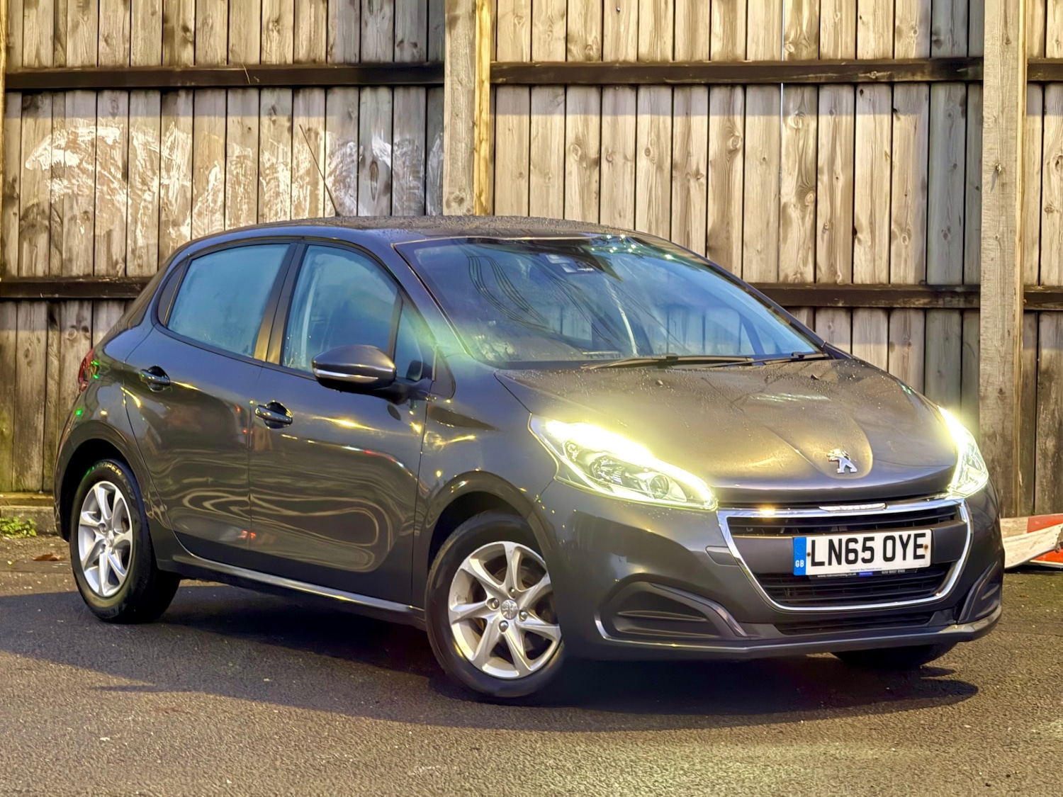 Used Peugeot 208 2015 for sale - 76963786: Photo 1