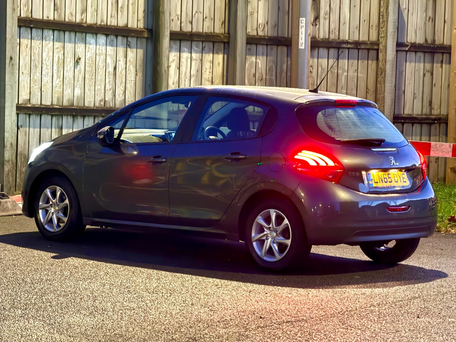 Used Peugeot 208 2015 for sale - 76963786: Photo 15