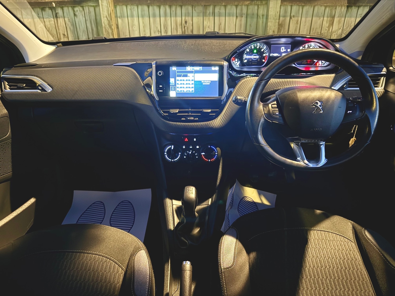 Used Peugeot 208 2015 for sale - 76963786: Photo 17