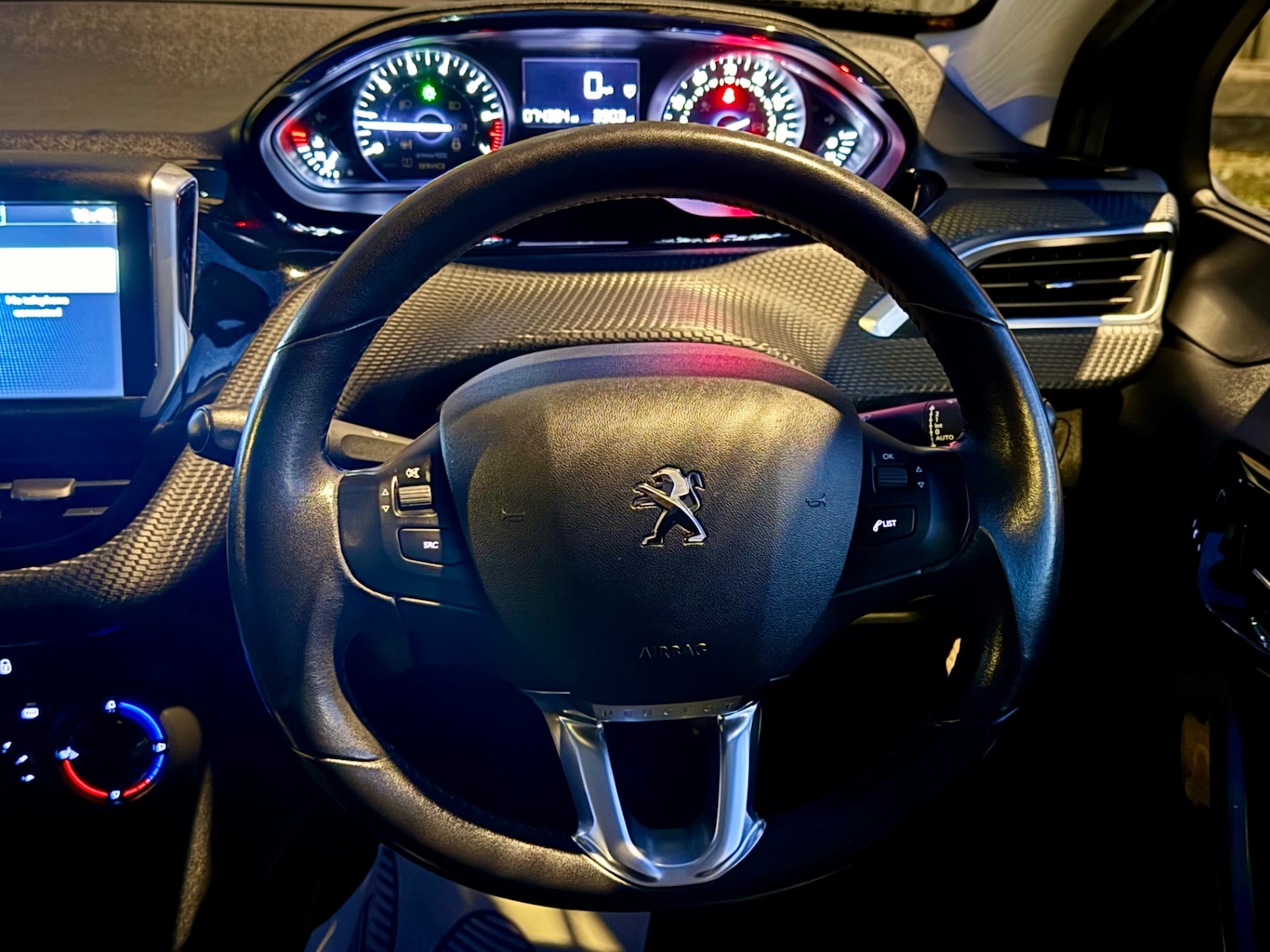 Used Peugeot 208 2015 for sale - 76963786: Photo 19