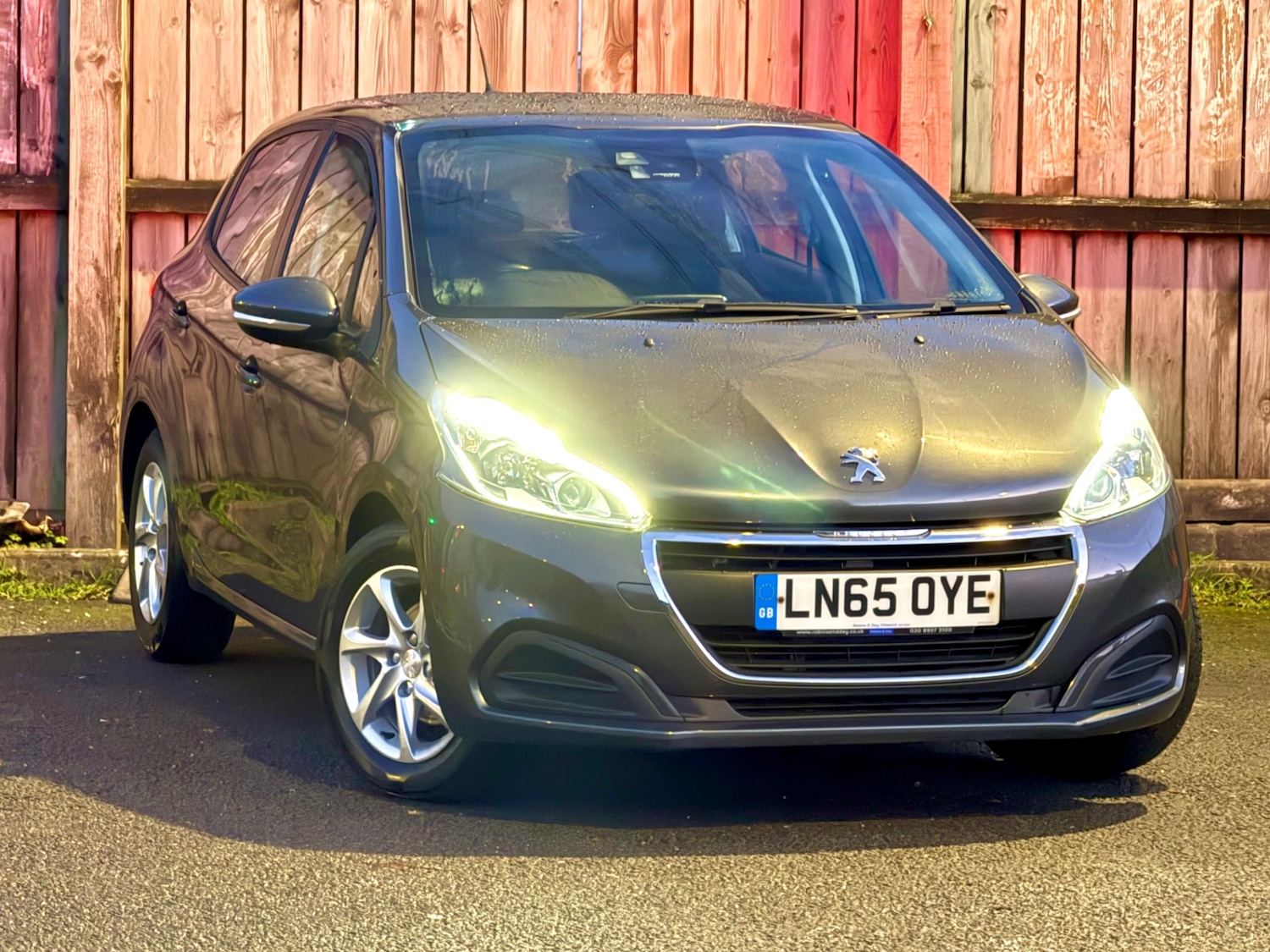 Used Peugeot 208 2015 for sale - 76963786: Photo 2