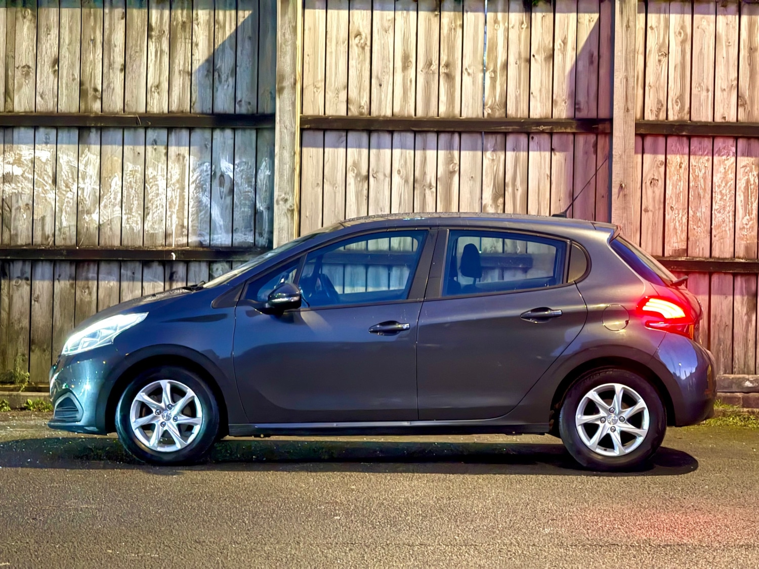Used Peugeot 208 2015 for sale - 76963786: Photo 22