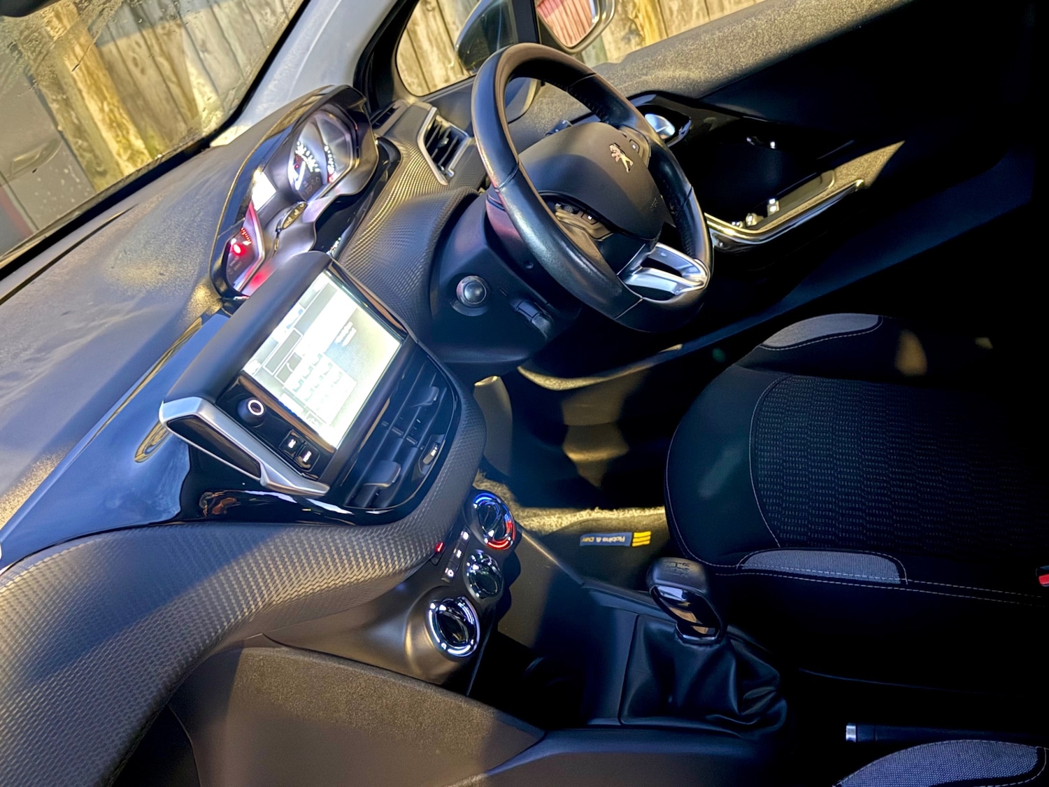 Used Peugeot 208 2015 for sale - 76963786: Photo 23