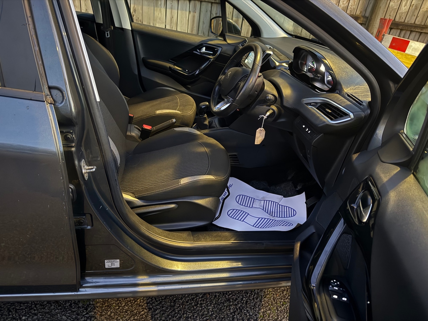 Used Peugeot 208 2015 for sale - 76963786: Photo 29