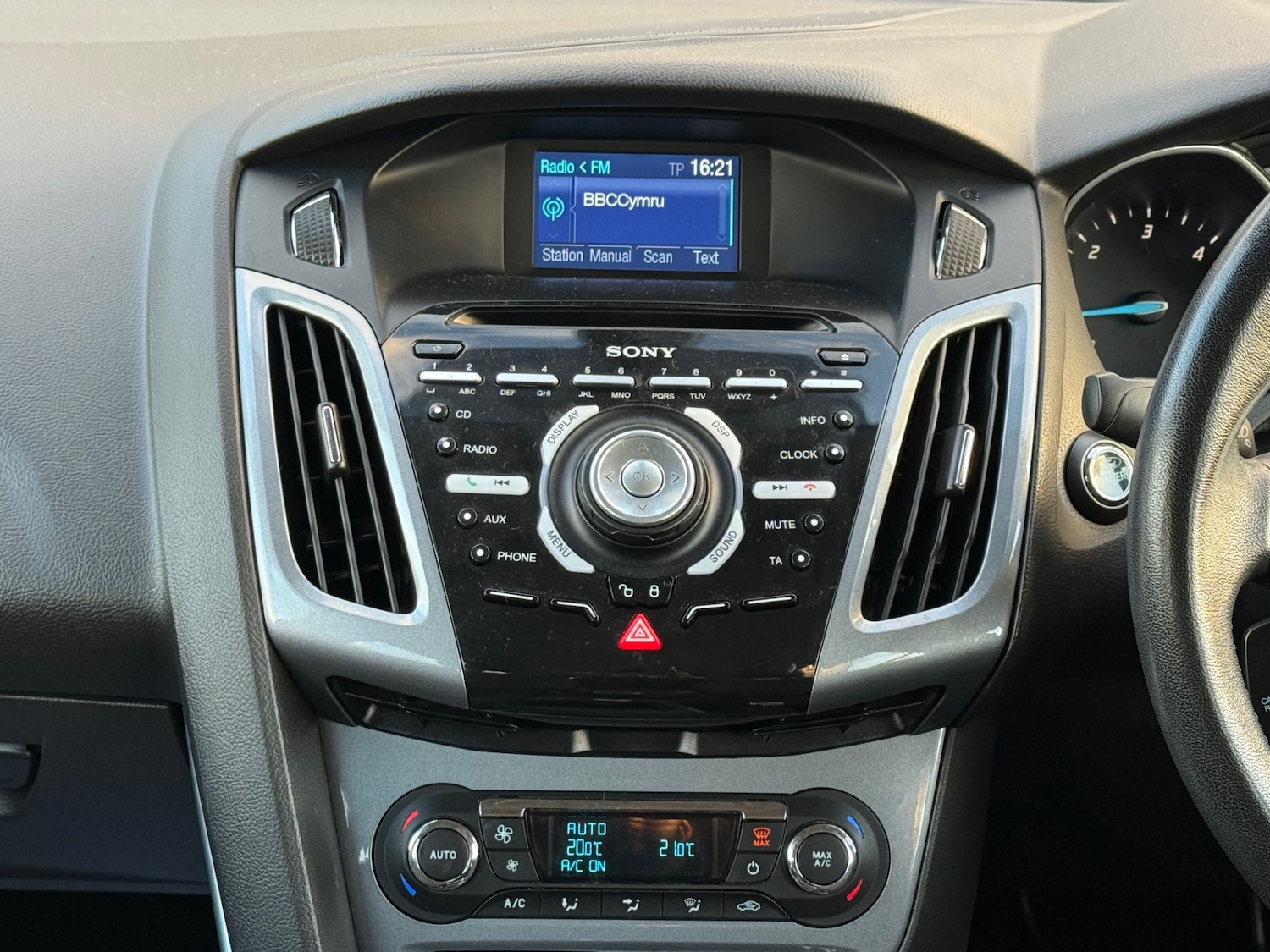 Used Ford Focus 2013 for sale - 76749860: Photo 21