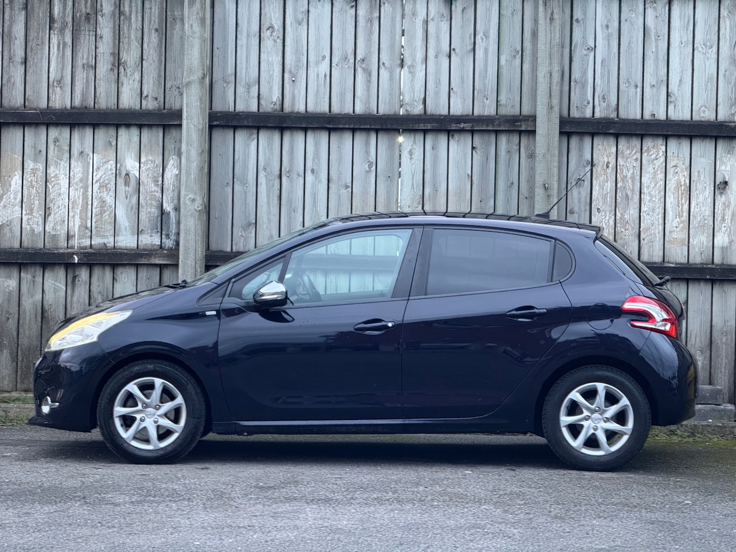 Used Peugeot 208 2014 for sale - 77367284: Photo 11