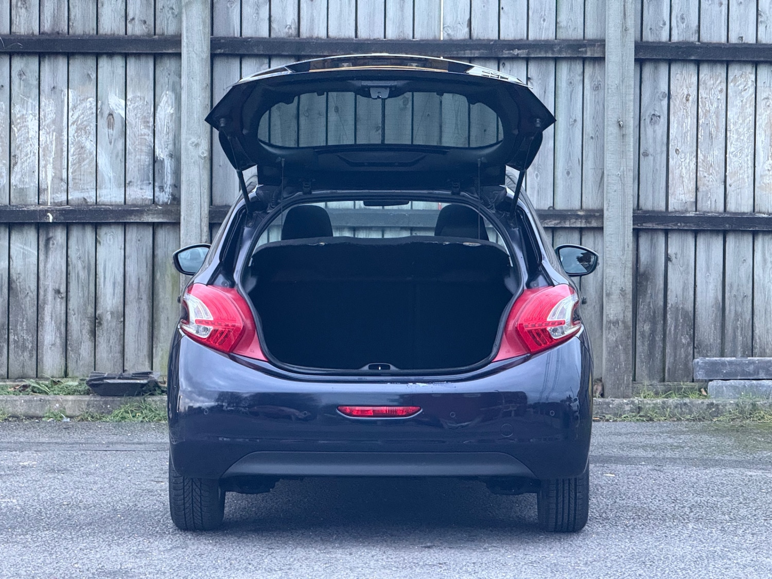 Used Peugeot 208 2014 for sale - 77367284: Photo 17