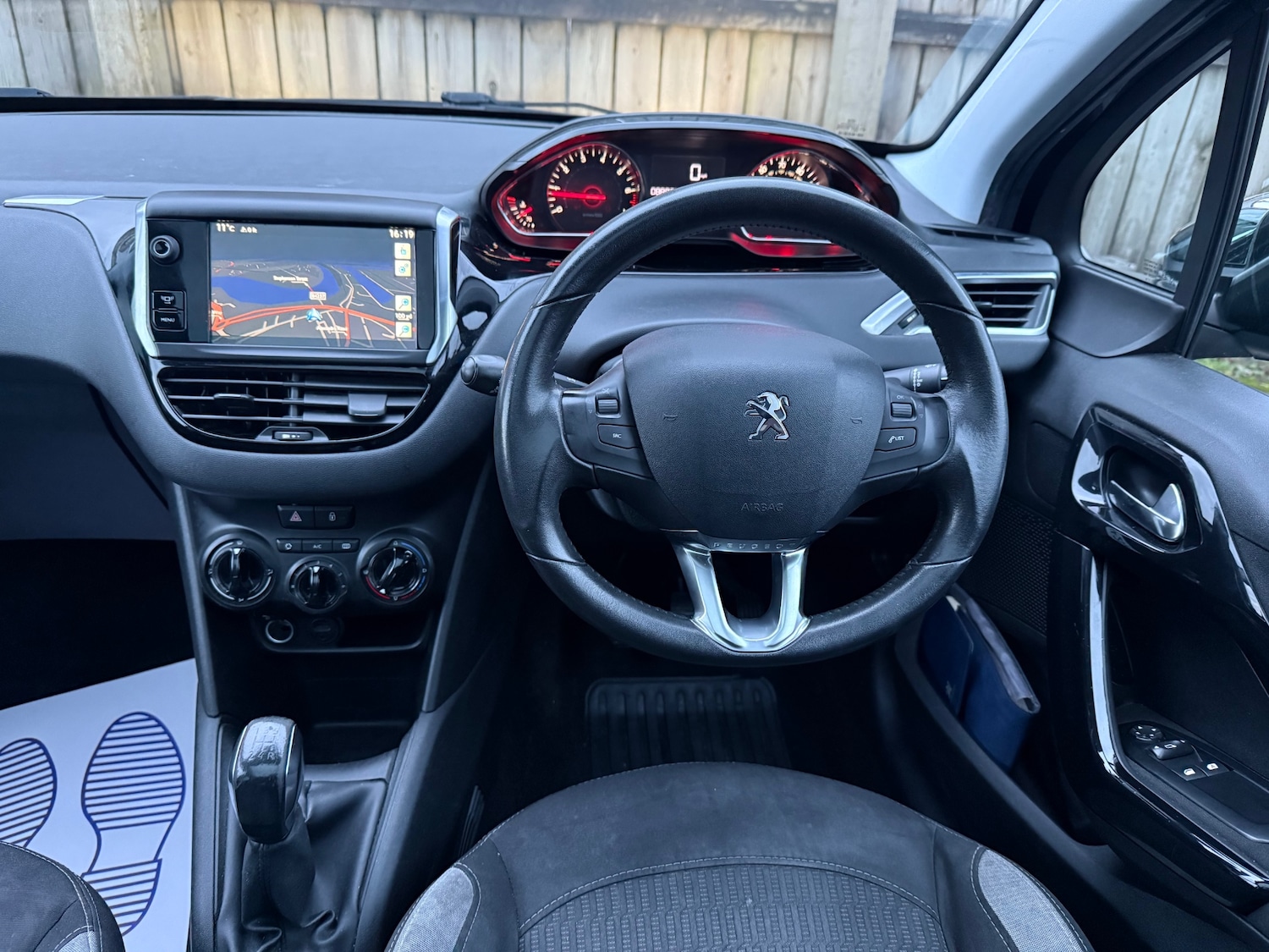 Used Peugeot 208 2014 for sale - 77367284: Photo 19