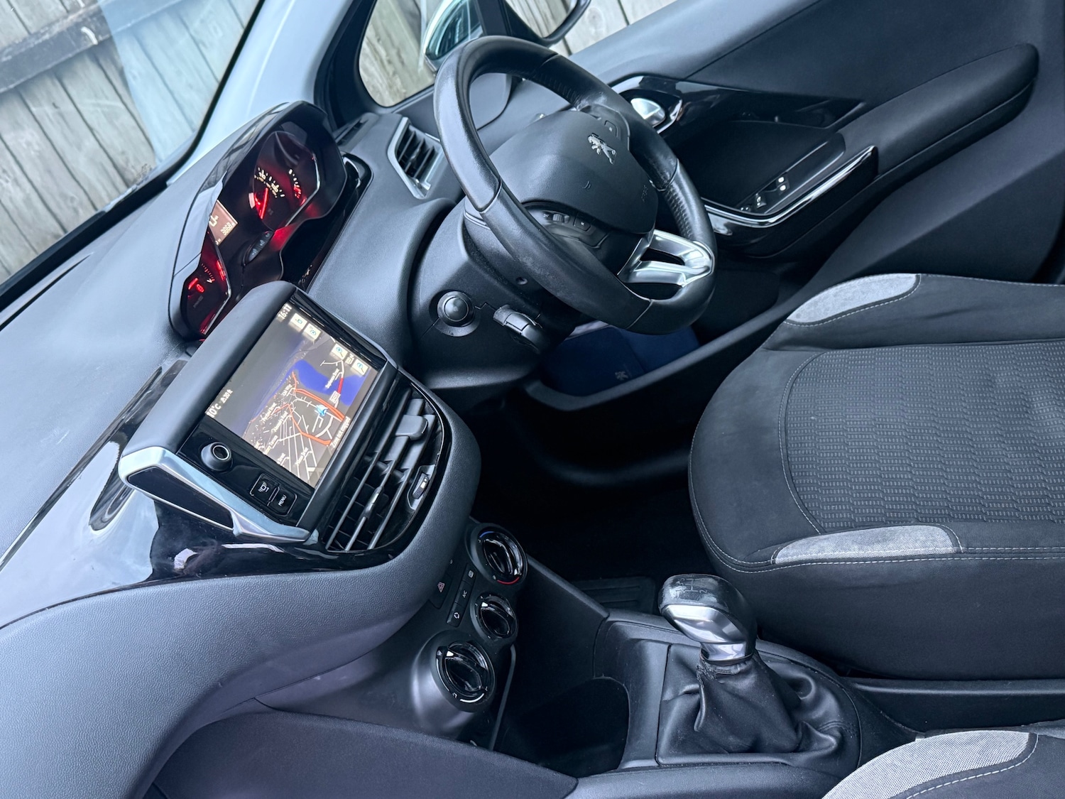 Used Peugeot 208 2014 for sale - 77367284: Photo 26