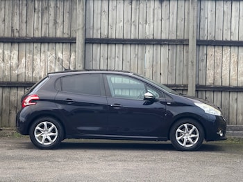 Used Peugeot 208 2014 for sale - 77367284: Photo