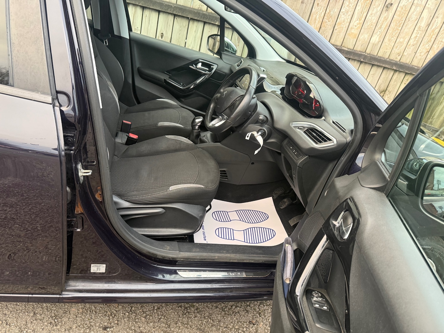 Used Peugeot 208 2014 for sale - 77367284: Photo 33