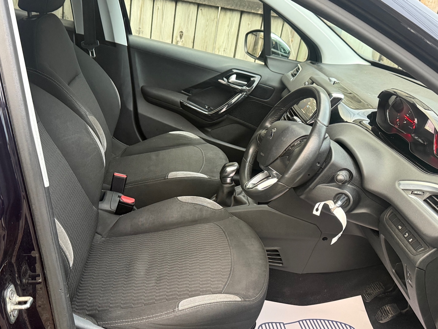 Used Peugeot 208 2014 for sale - 77367284: Photo 34