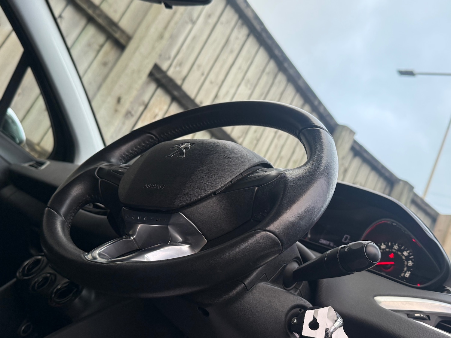 Used Peugeot 208 2014 for sale - 77367284: Photo 36