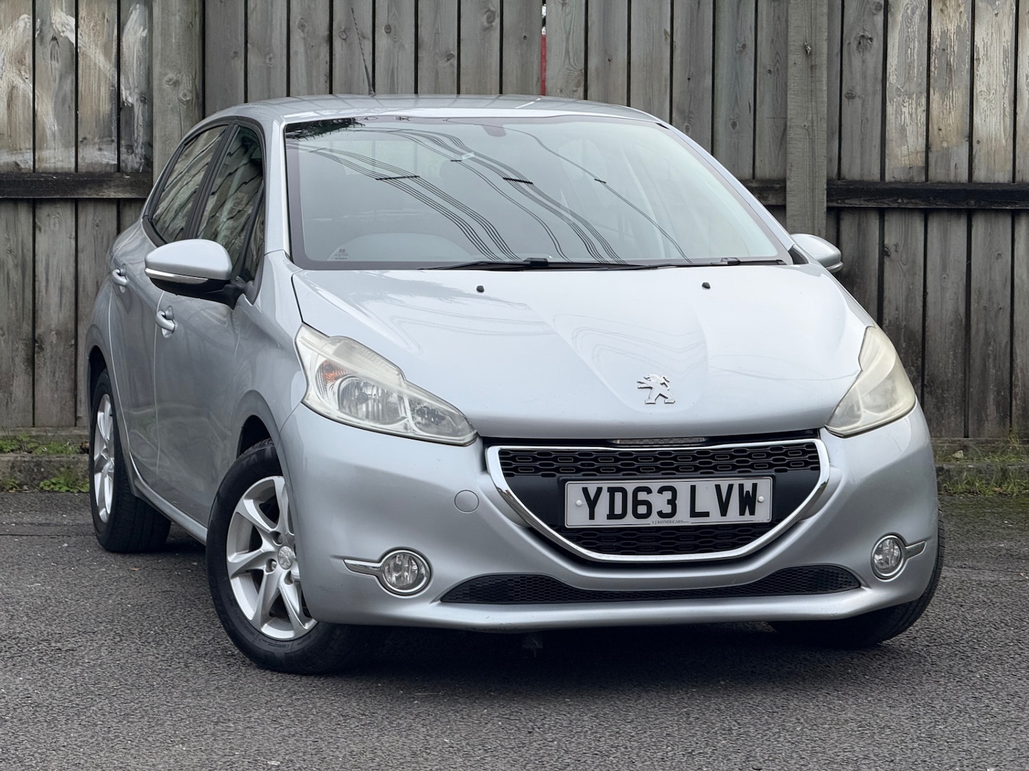 Used Peugeot 208 2013 for sale - 76412565: Photo 1