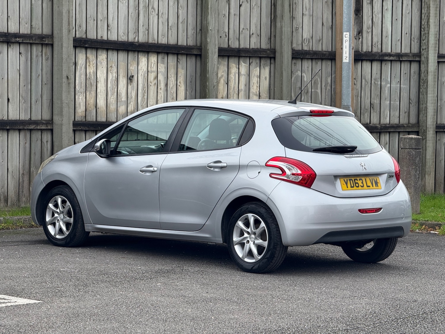 Used Peugeot 208 2013 for sale - 76412565: Photo 10