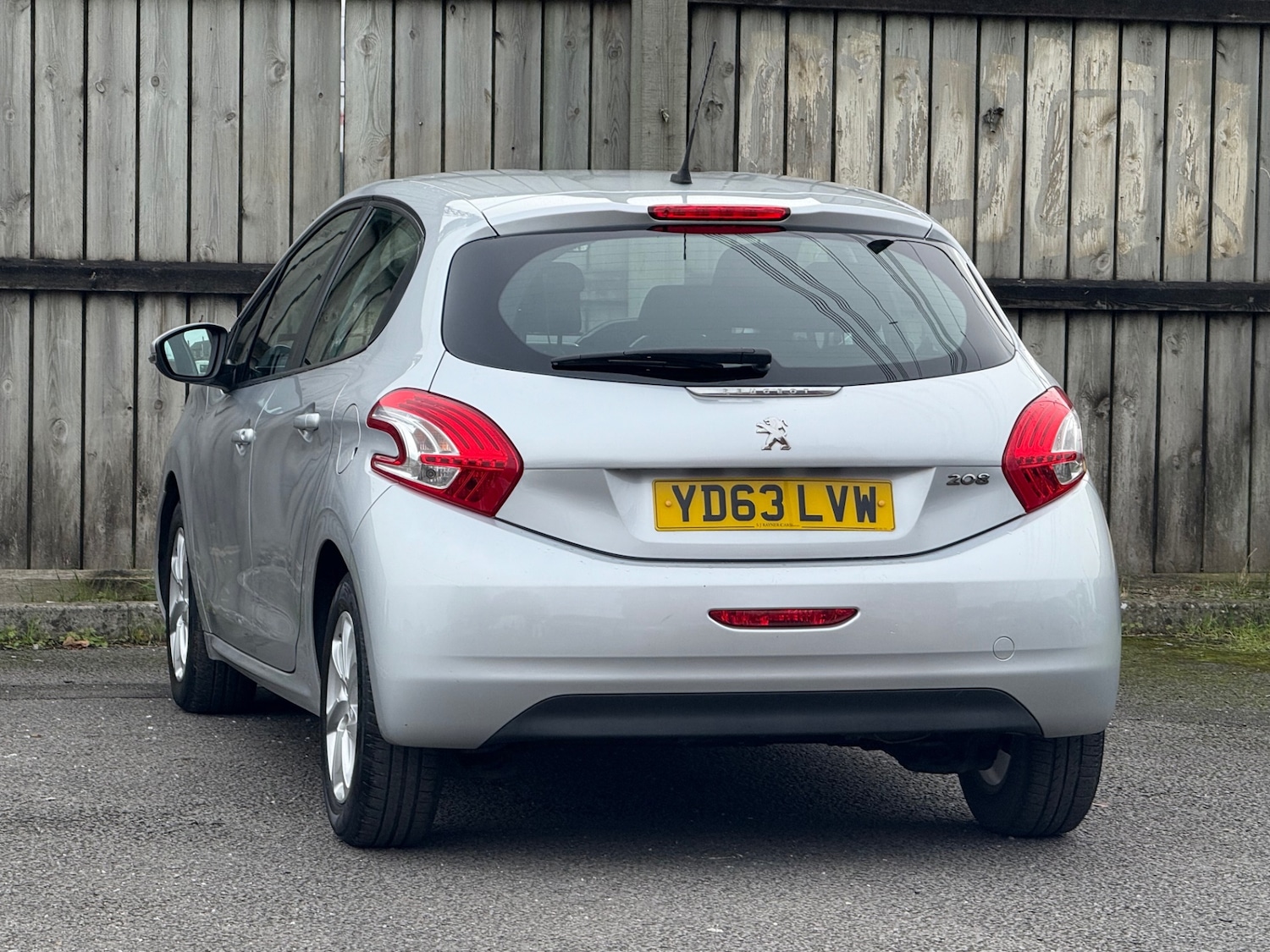 Used Peugeot 208 2013 for sale - 76412565: Photo 11