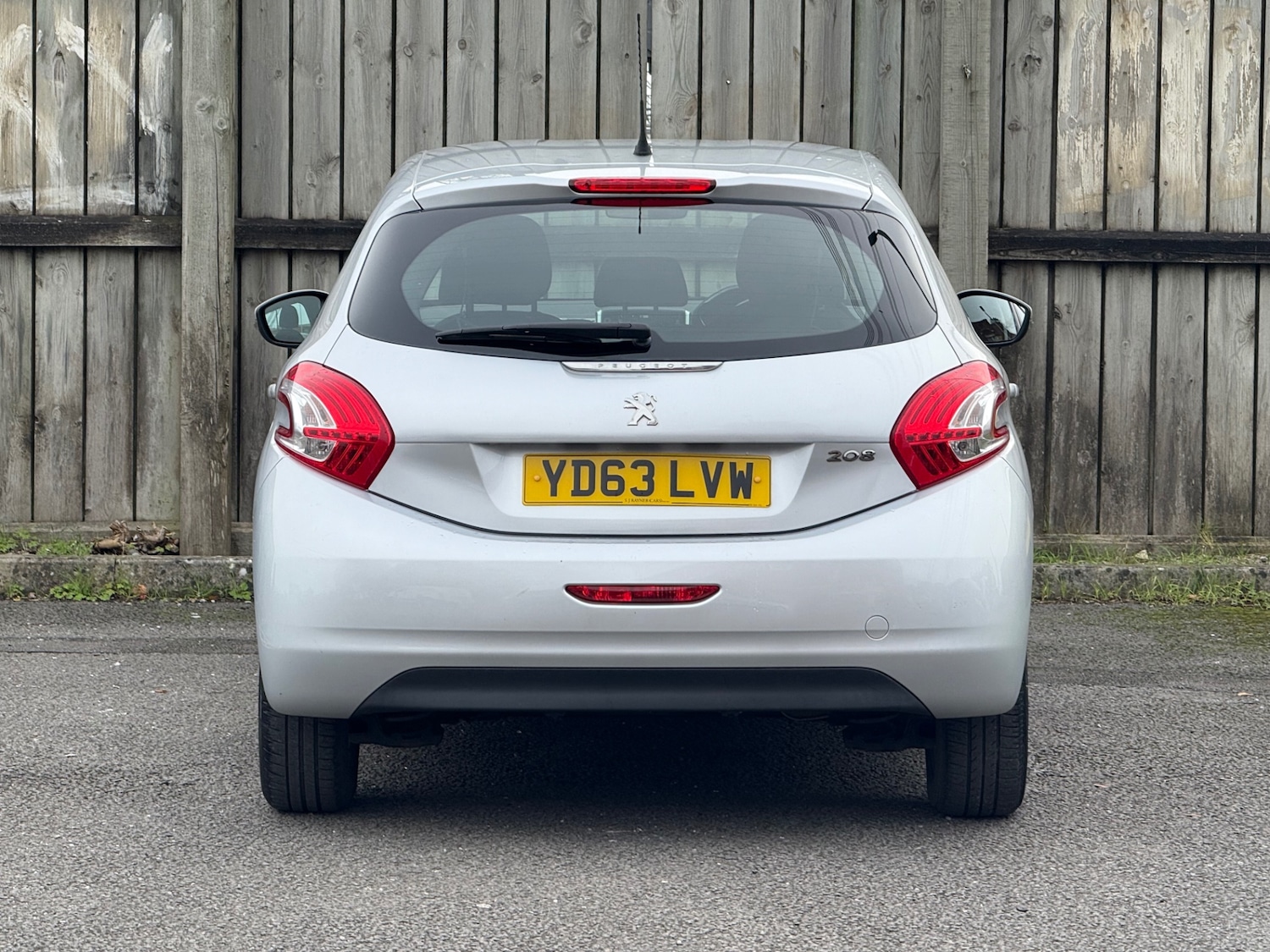 Used Peugeot 208 2013 for sale - 76412565: Photo 12