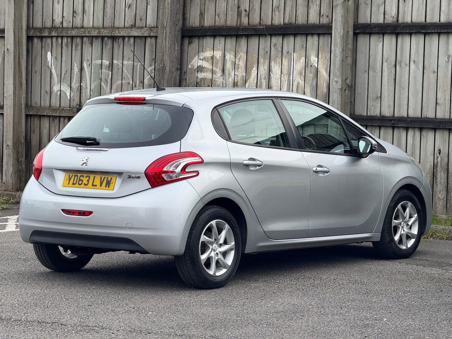 Used Peugeot 208 2013 for sale - 76412565: Photo 14