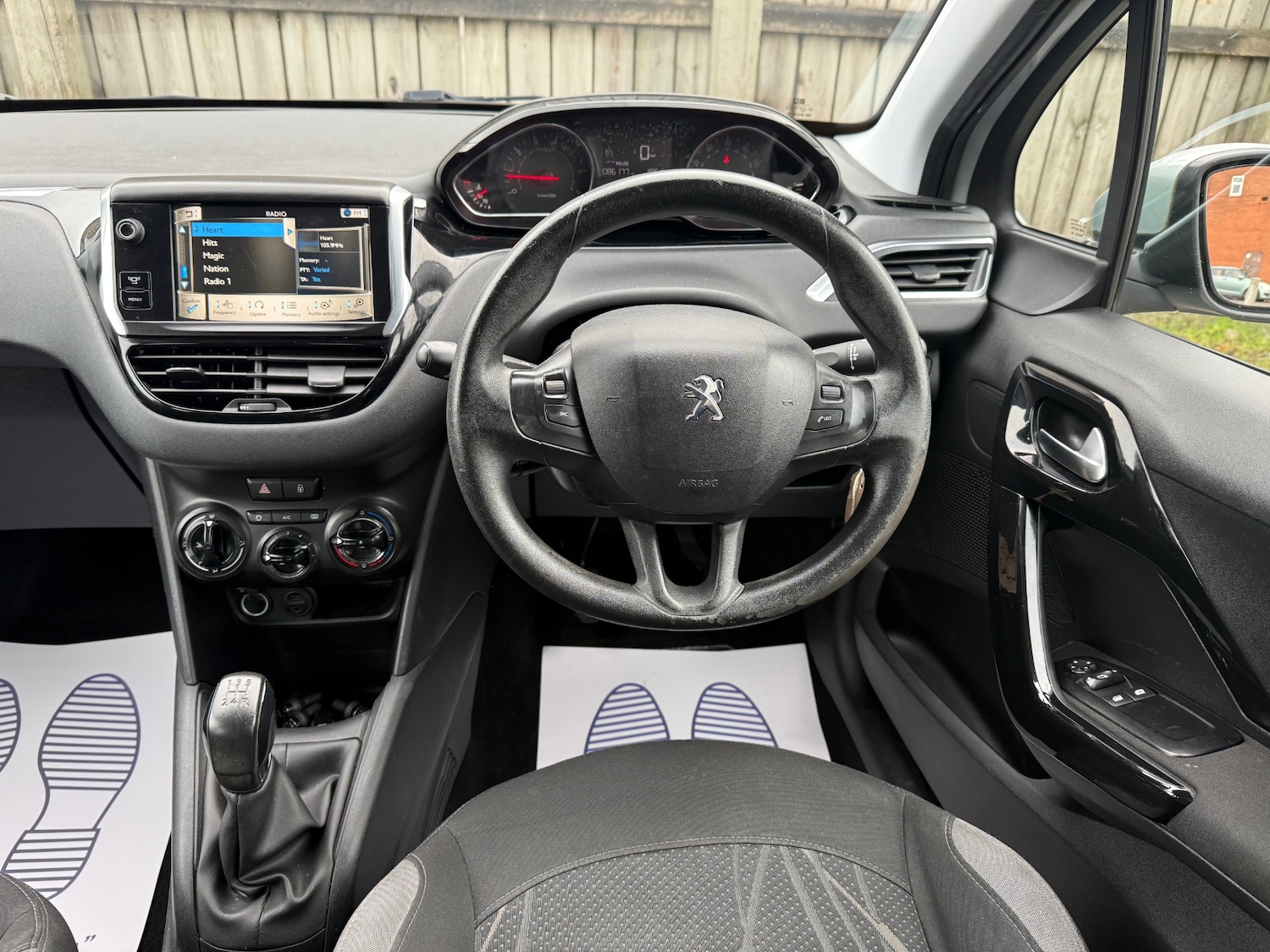 Used Peugeot 208 2013 for sale - 76412565: Photo 28