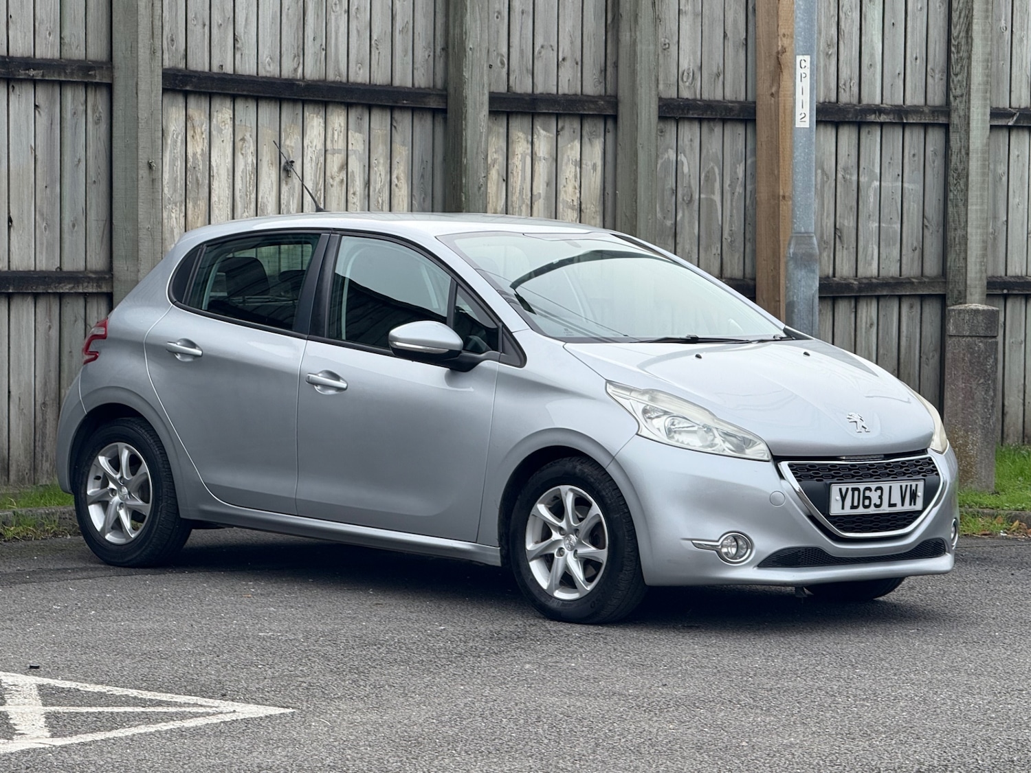 Used Peugeot 208 2013 for sale - 76412565: Photo 6