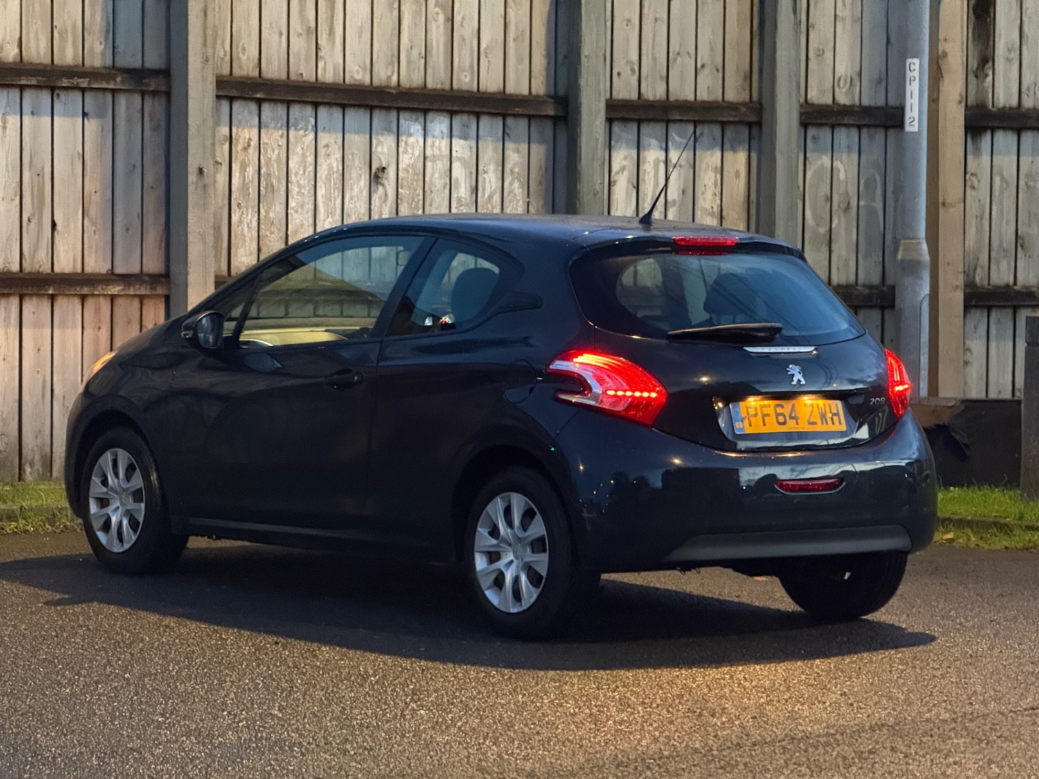 Used Peugeot 208 2015 for sale - 76430629: Photo 17