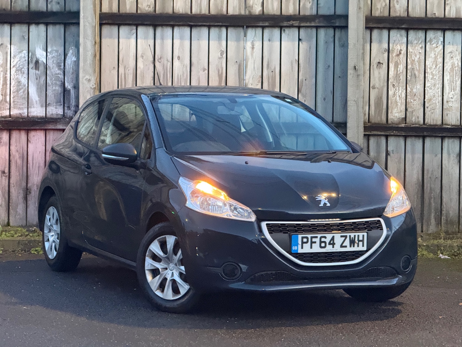Used Peugeot 208 2015 for sale - 76430629: Photo 2