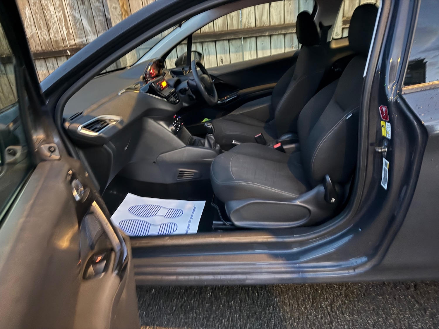 Used Peugeot 208 2015 for sale - 76430629: Photo 21