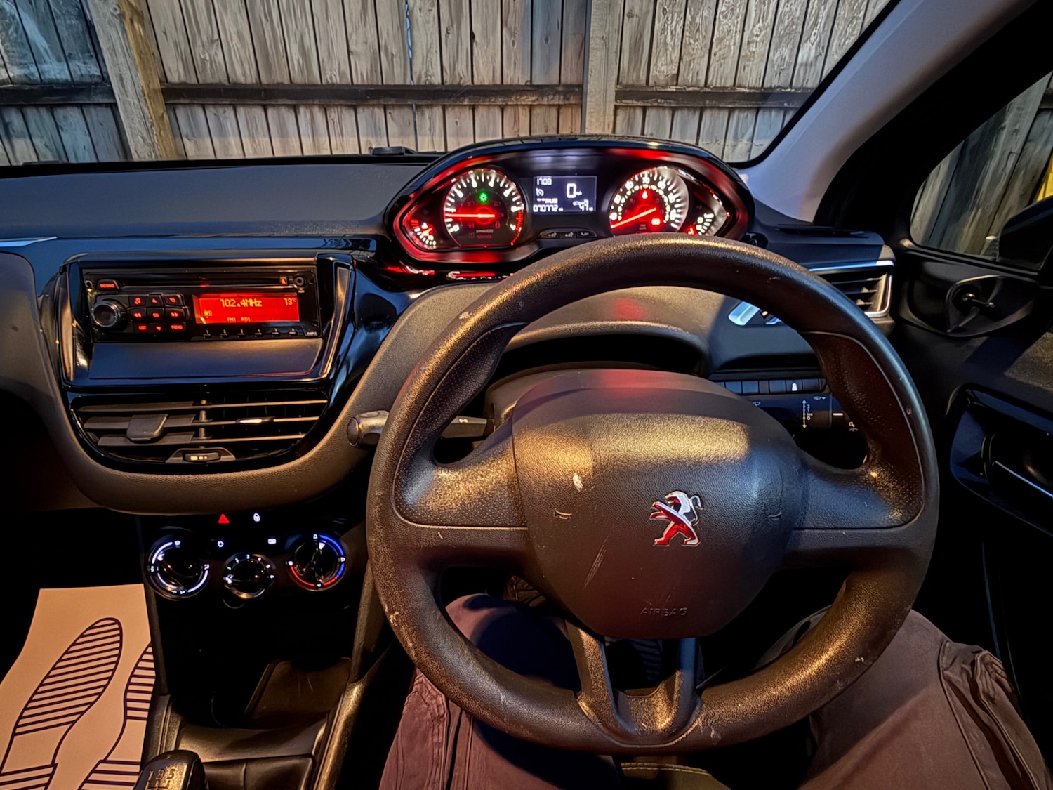 Used Peugeot 208 2015 for sale - 76430629: Photo 23