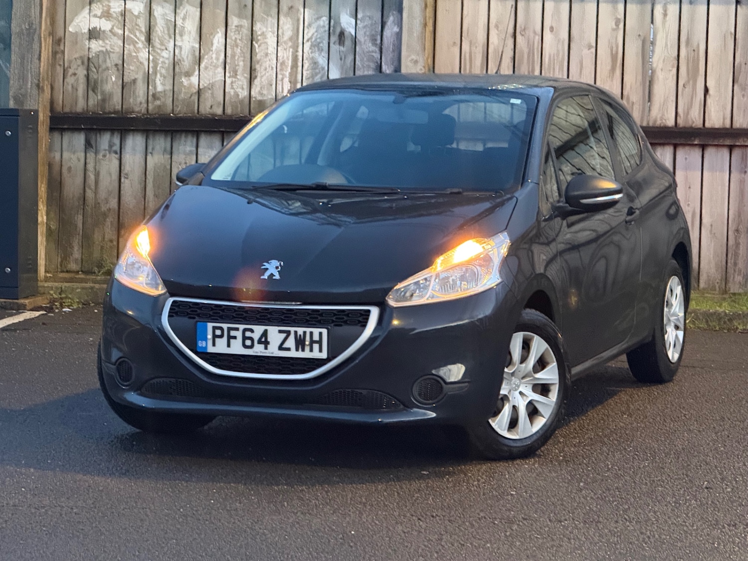 Used Peugeot 208 2015 for sale - 76430629: Photo 6