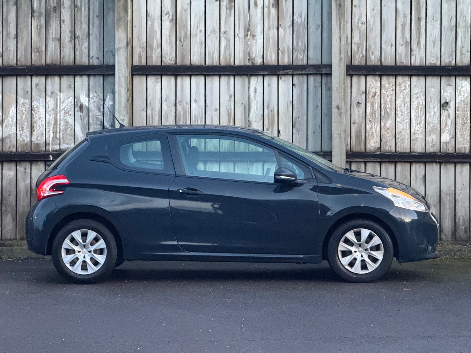 Used Peugeot 208 2015 for sale - 76430629: Photo 7