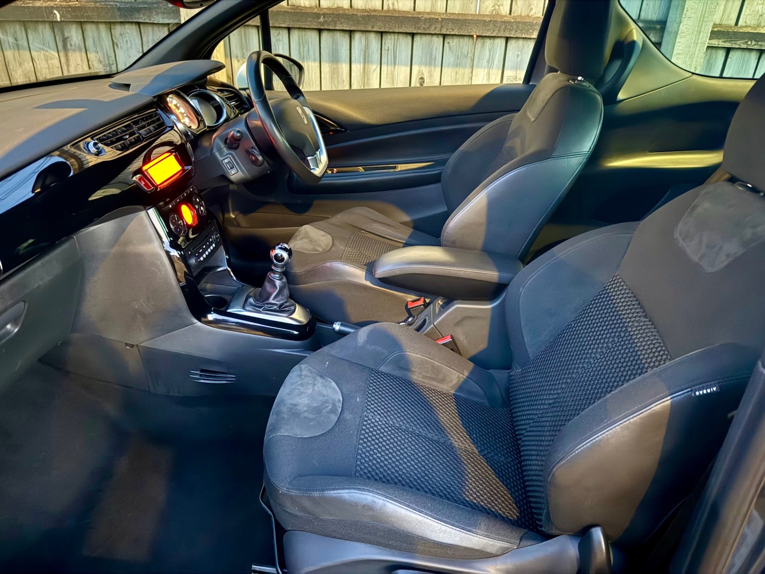 Used Citroen DS3 2015 for sale - 76927096: Photo 23