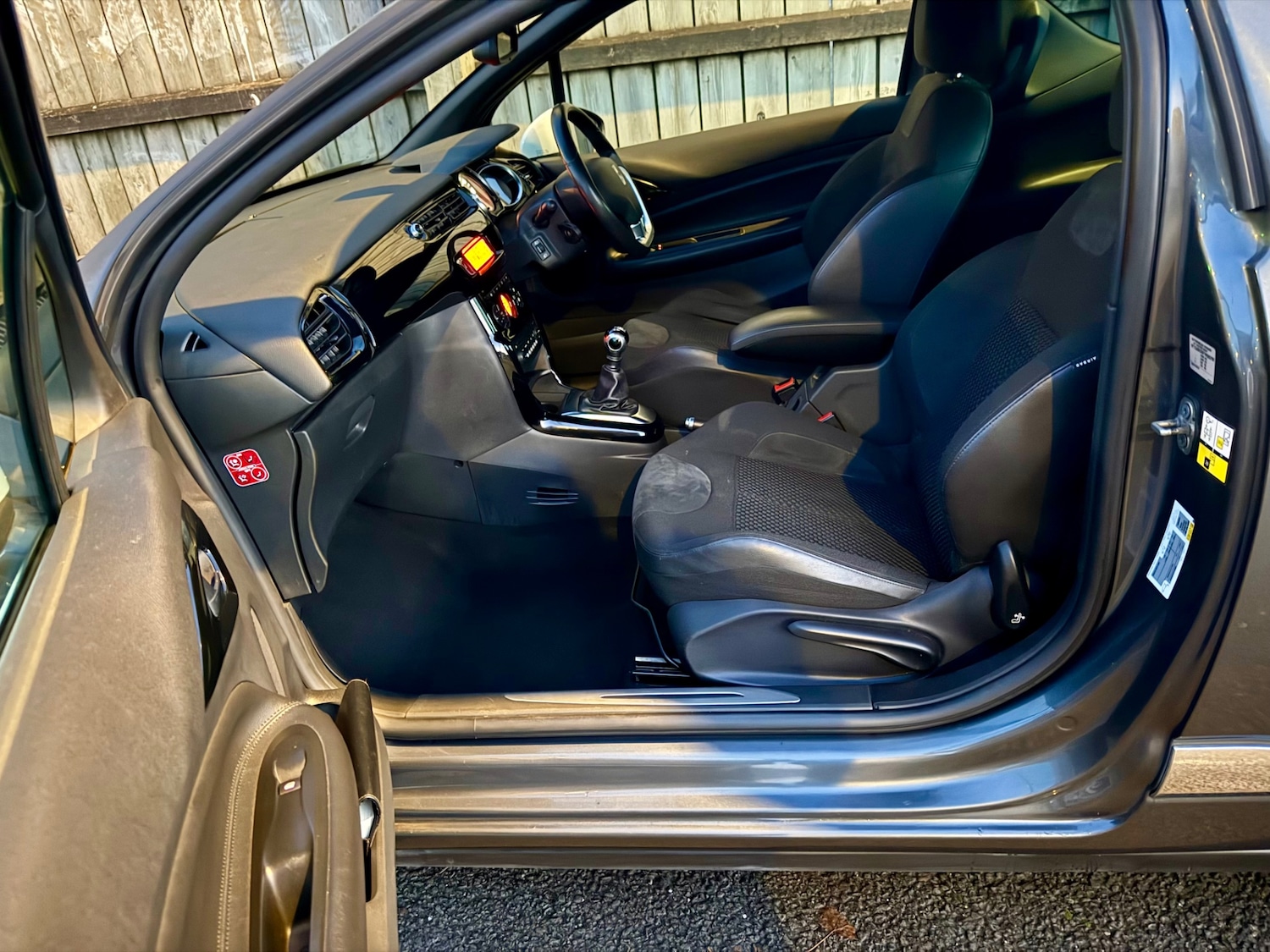 Used Citroen DS3 2015 for sale - 76927096: Photo 24