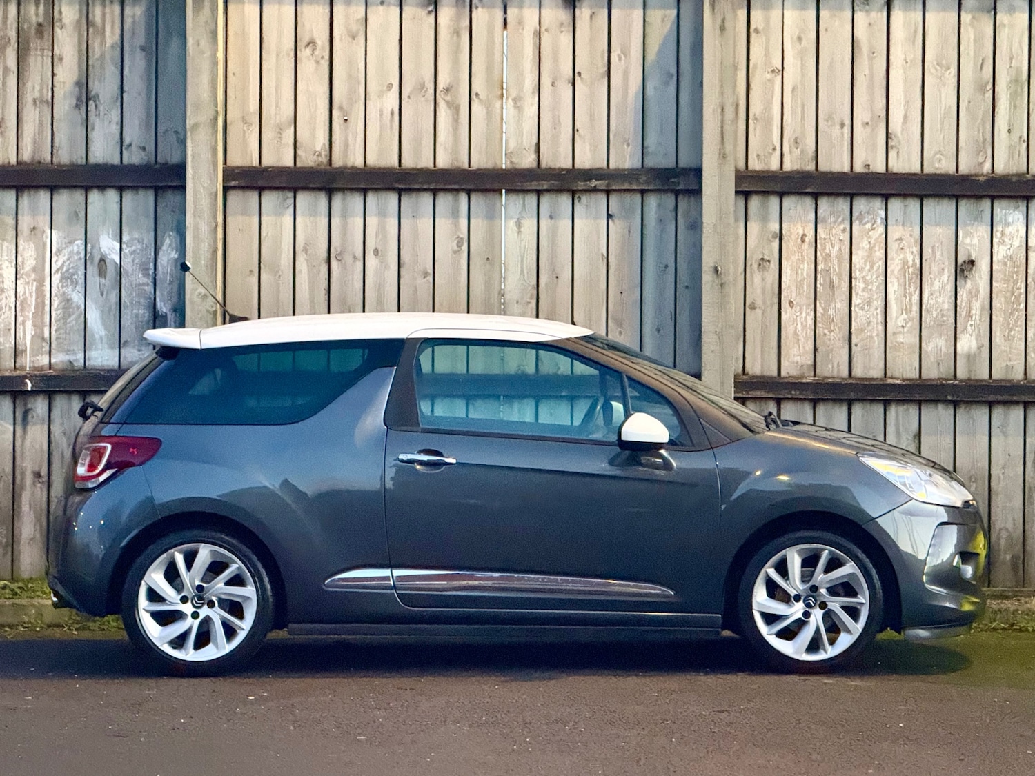 Used Citroen DS3 2015 for sale - 76927096: Photo 3