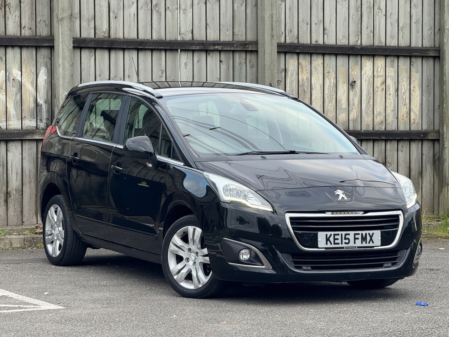 Used Peugeot 5008 2015 for sale - 76352960: Photo 1