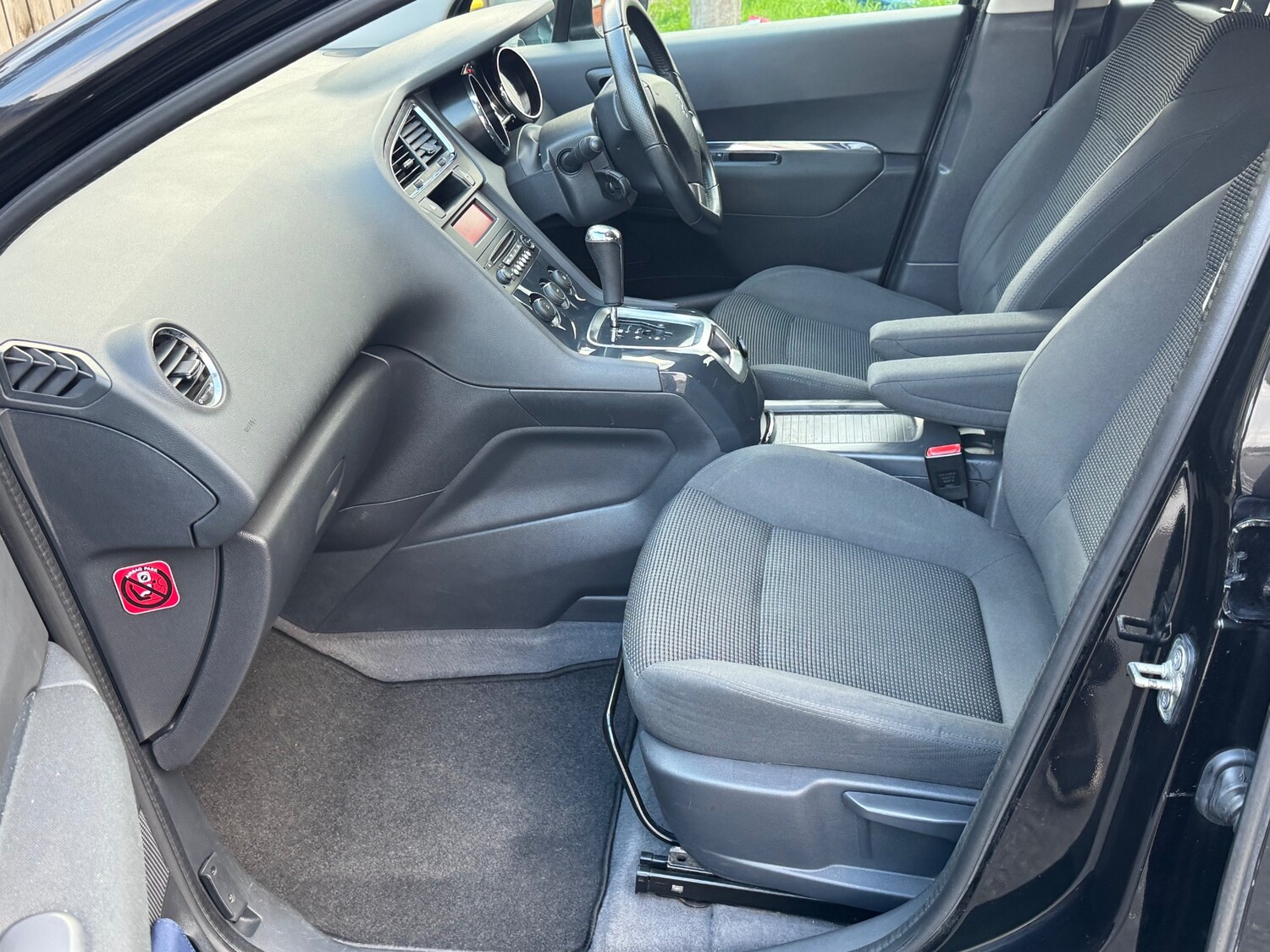 Used Peugeot 5008 2015 for sale - 76352960: Photo 14