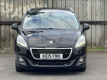Used Peugeot 5008 2015 for sale - 76352960: Photo