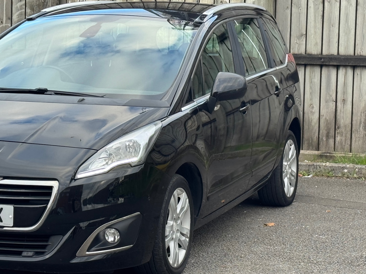 Used Peugeot 5008 2015 for sale - 76352960: Photo 4