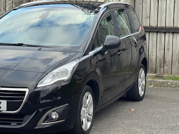 Used Peugeot 5008 2015 for sale - 76352960: Photo