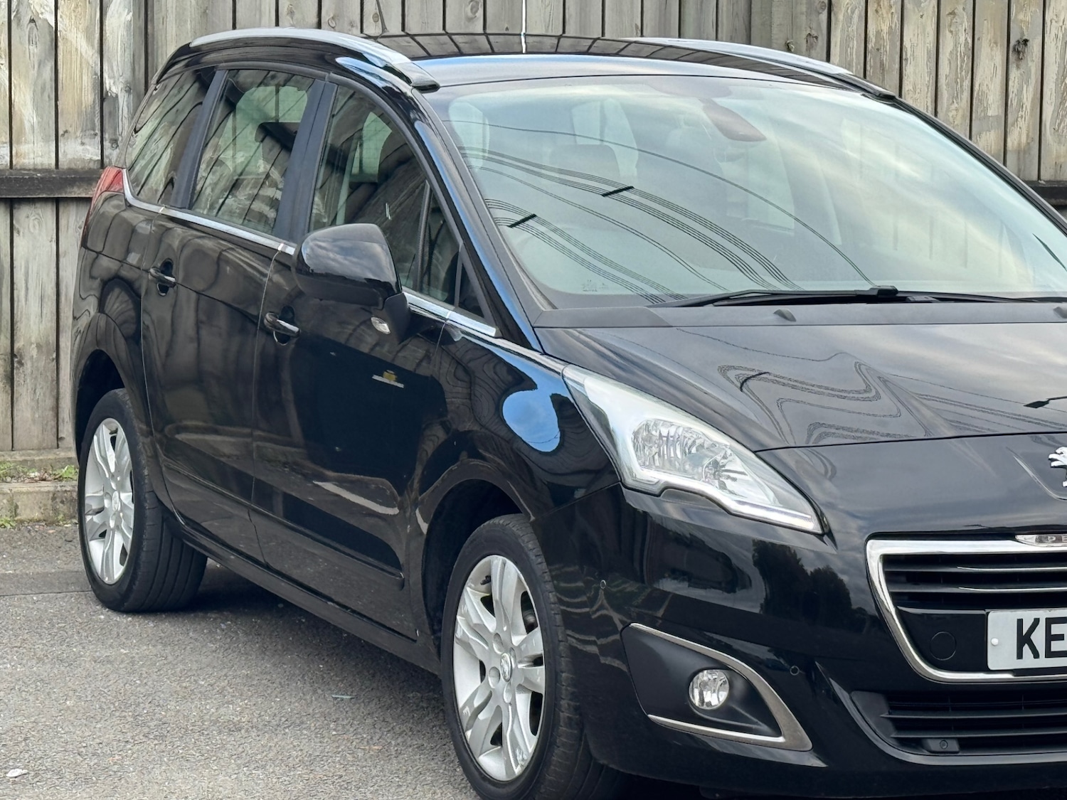 Used Peugeot 5008 2015 for sale - 76352960: Photo 5