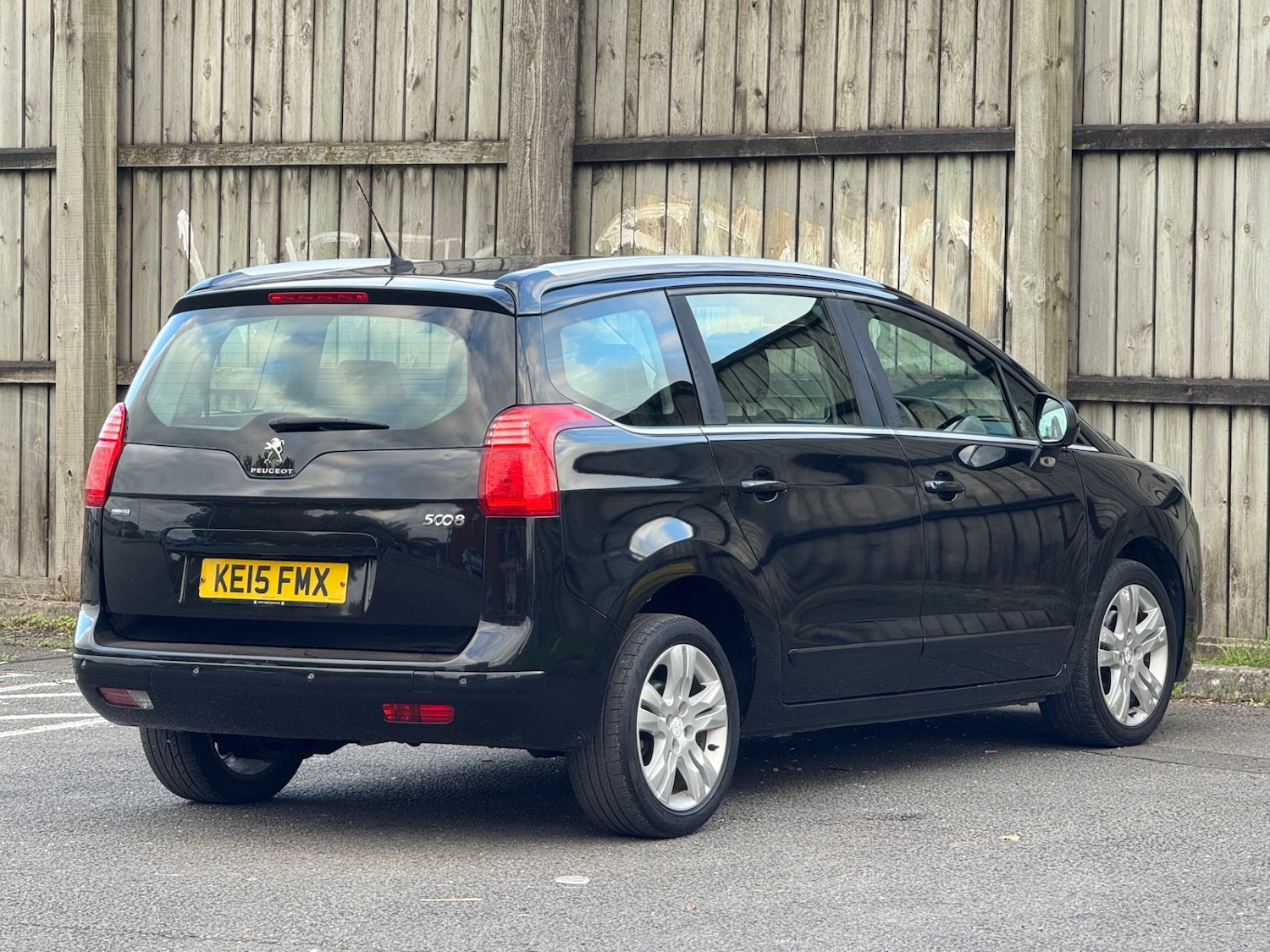 Used Peugeot 5008 2015 for sale - 76352960: Photo 8