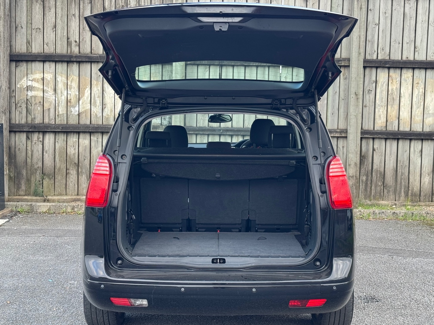 Used Peugeot 5008 2015 for sale - 76352960: Photo 9