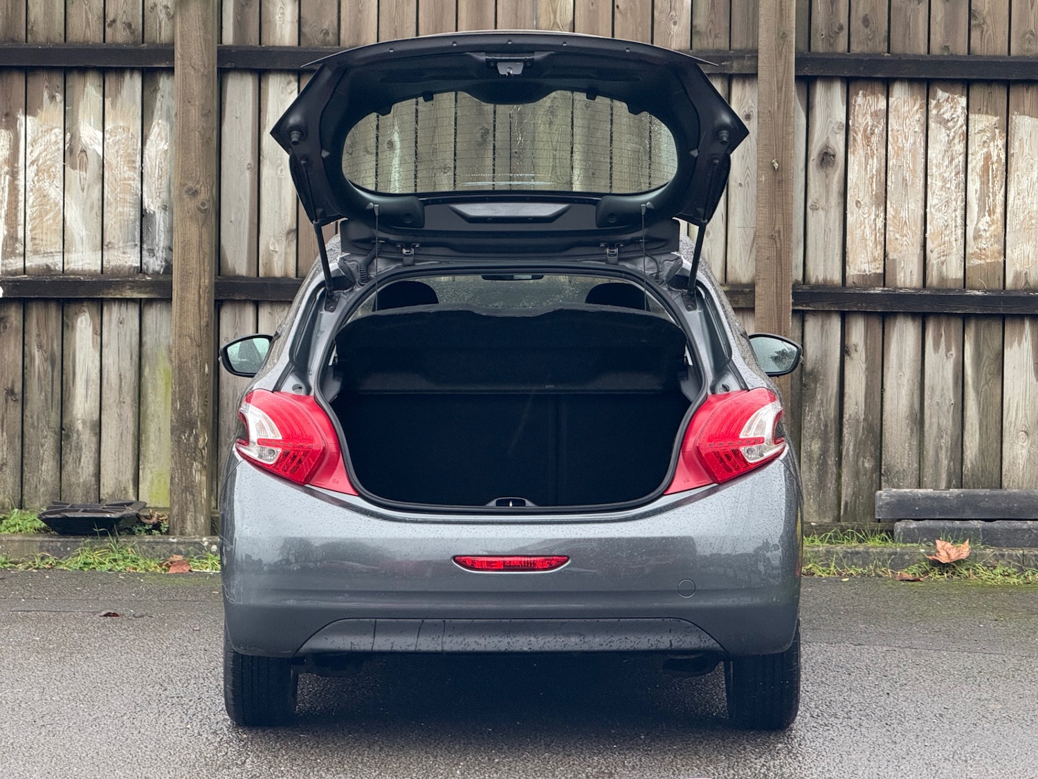 Used Peugeot 208 2012 for sale - 77273986: Photo 17