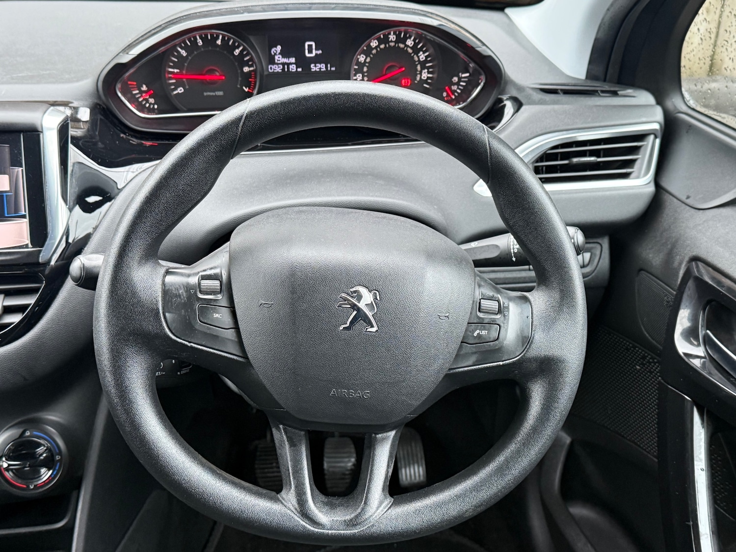 Used Peugeot 208 2012 for sale - 77273986: Photo 19
