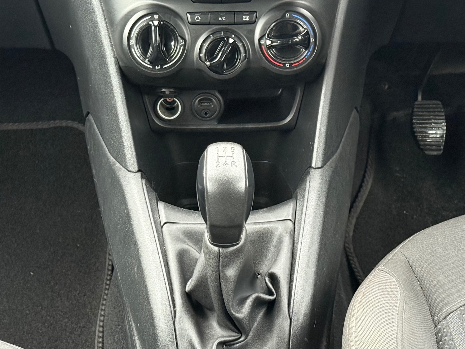 Used Peugeot 208 2012 for sale - 77273986: Photo 21