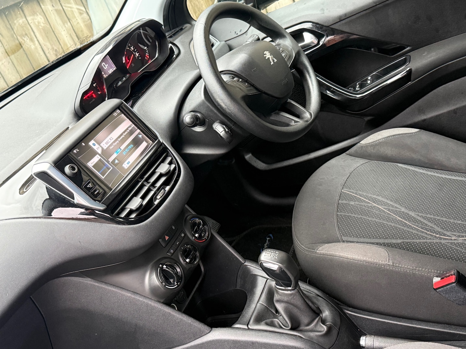 Used Peugeot 208 2012 for sale - 77273986: Photo 22