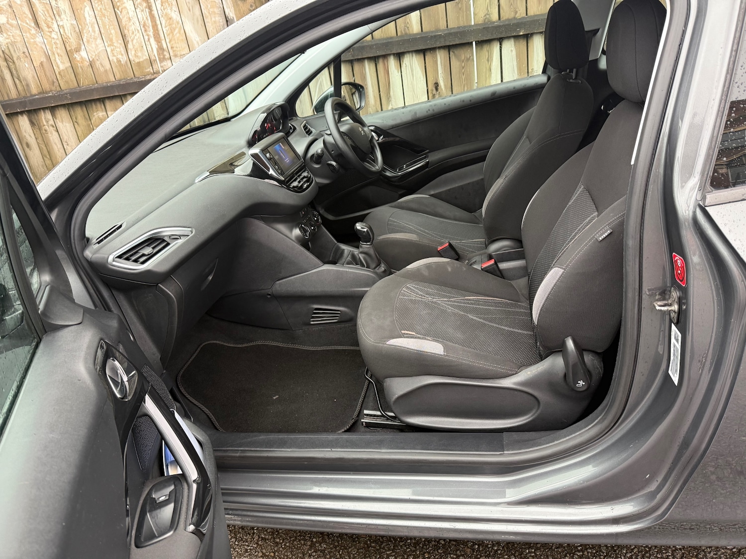 Used Peugeot 208 2012 for sale - 77273986: Photo 23